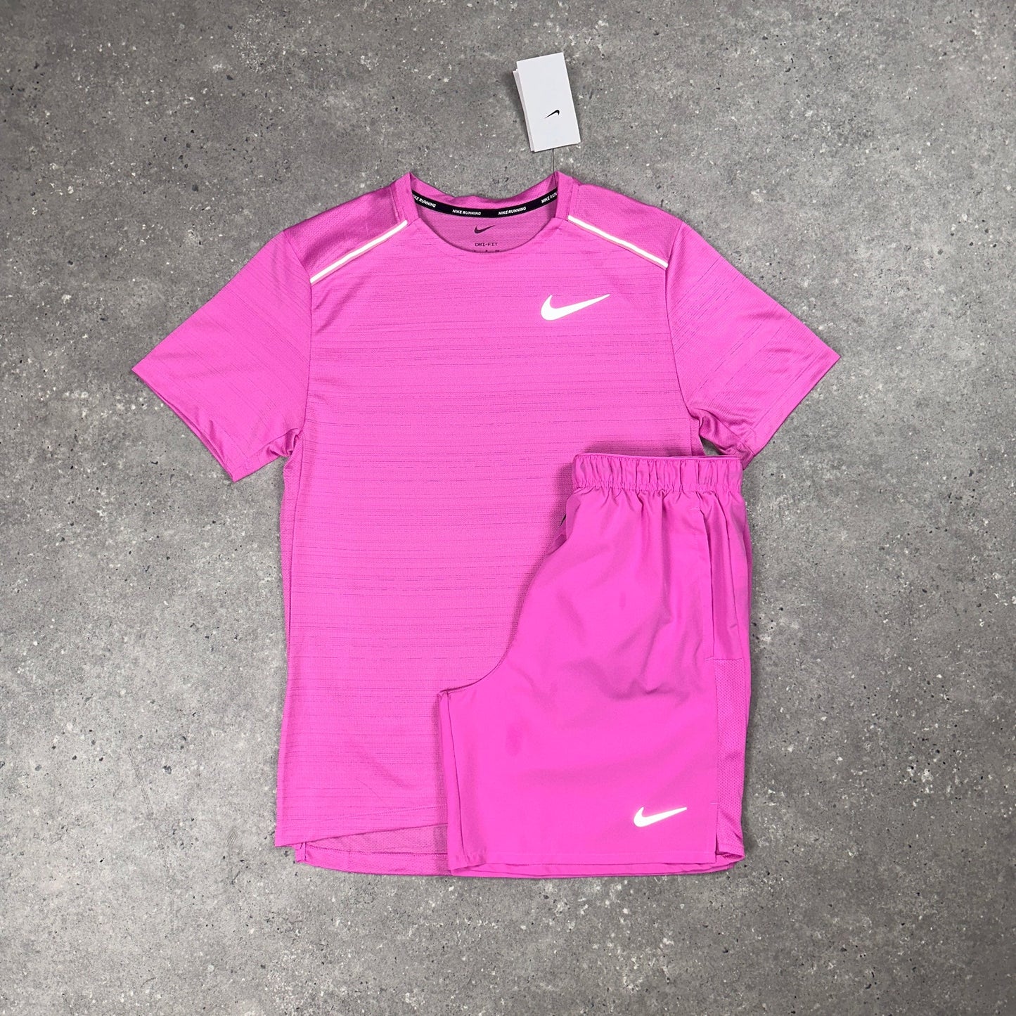 Nike Miler T-Shirt & Nike Challenger 7" Shorts Set Playful Pink